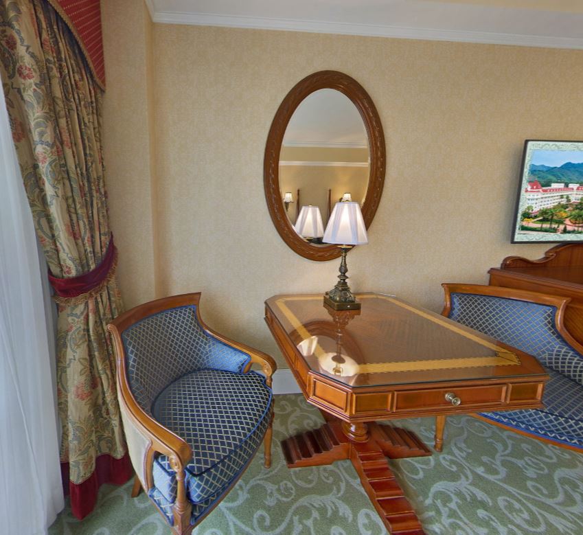 โรงแรม Hong Kong Disneyland Hotel