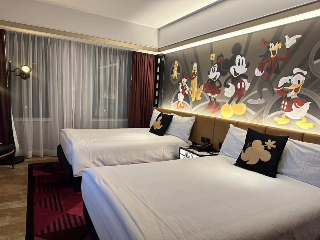 “ห้องดีลักซ์ธีม”มิกกี้และผองเพื่อน Disney’s Hollywood Hotel