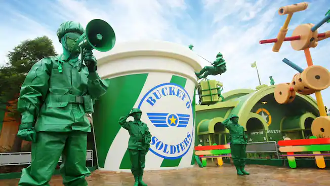 Toy Soldiers Bucket O' Fun